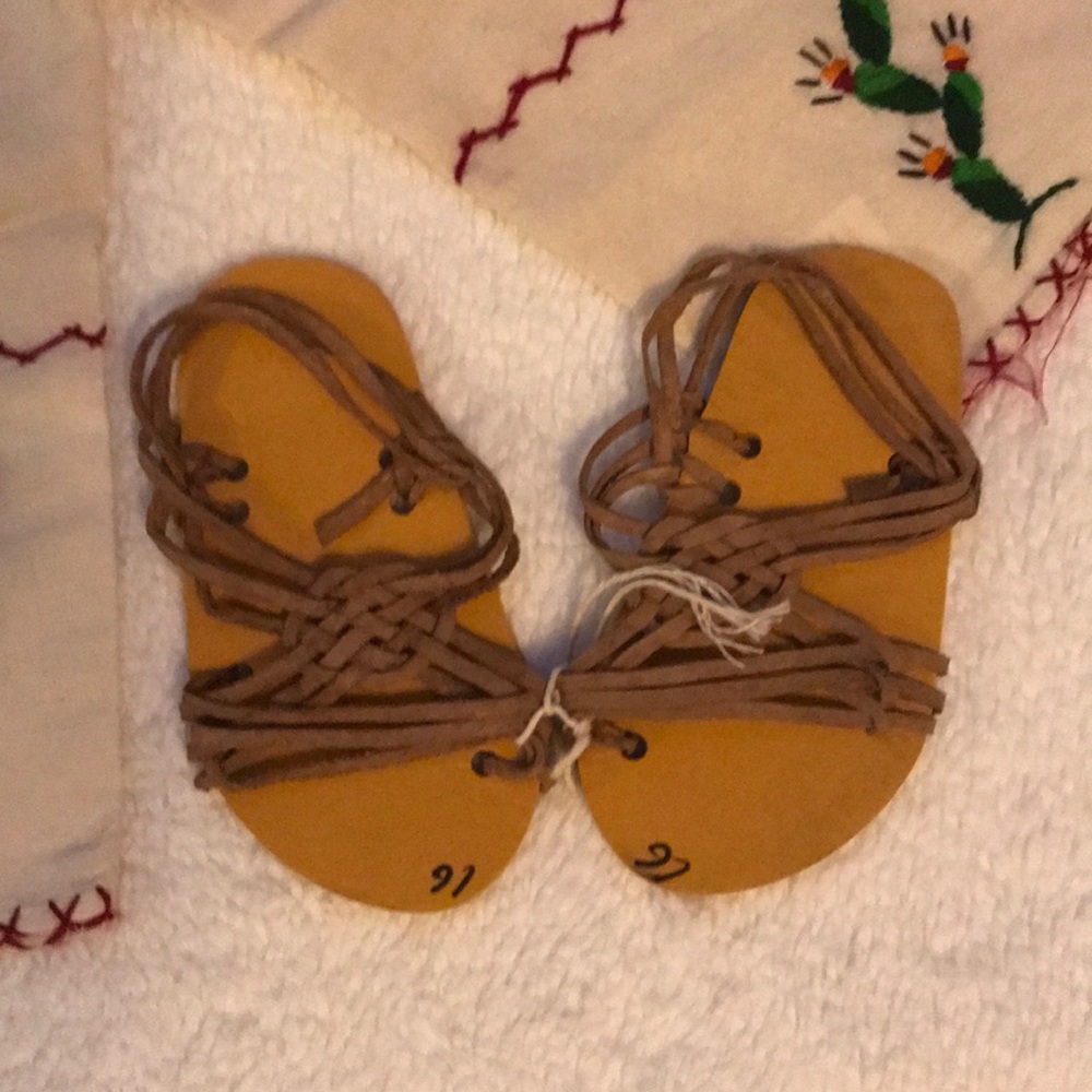 Ropita de nino de indigena - Picture 5 of 8
